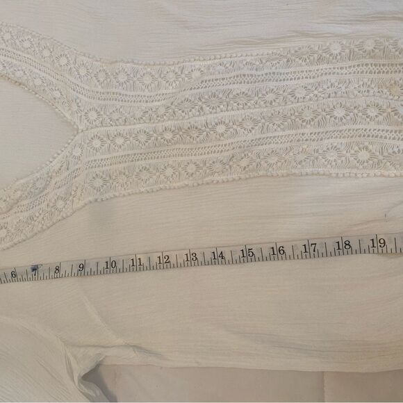 Lulu's White Fitted Embellished Blouse EUC - Picture 7 of 8